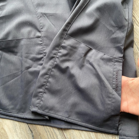 NWOT Wonderwink scrub top size xs - Picture 3 of 4